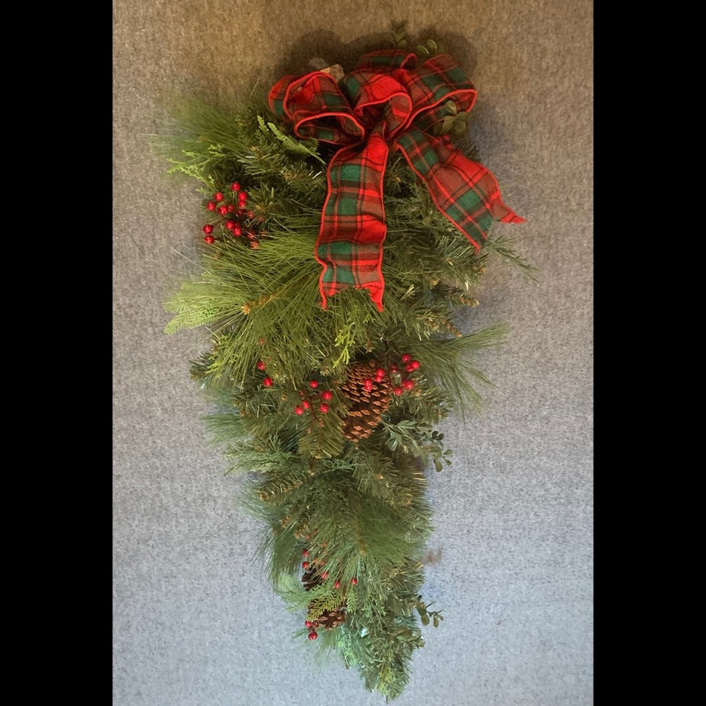 Trimsetter by Dillard’s Heritage Door Swag